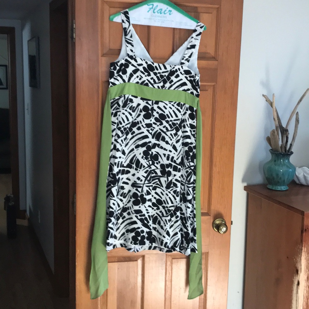 Dress - Picture 3 of 3